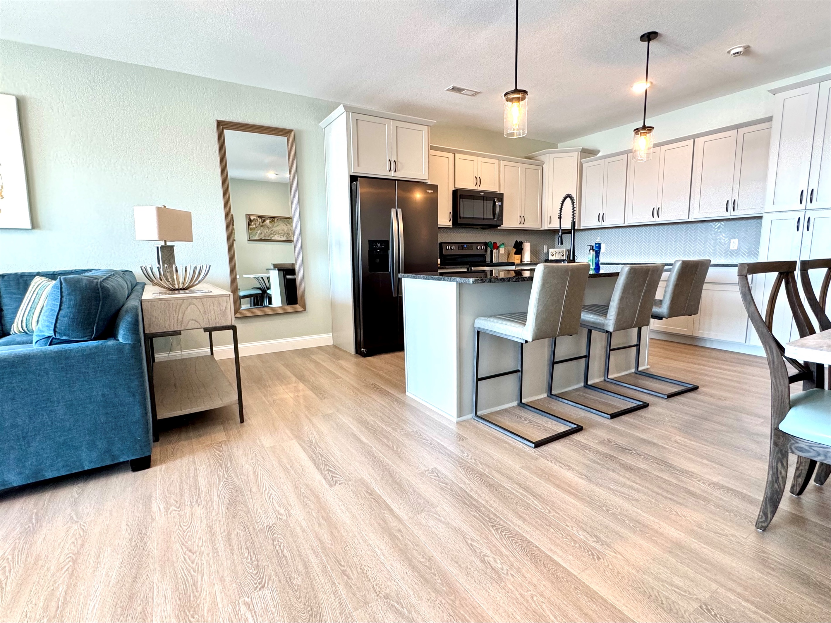 Fully equipped kitchen with plenty of room for all.