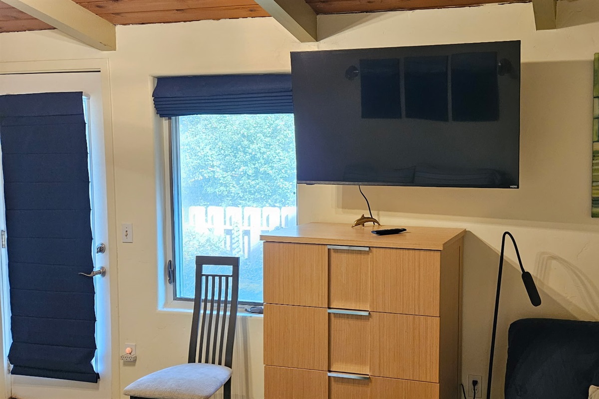 TV in main floor King Room