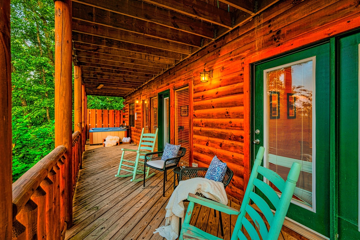 Lower deck with hot tub