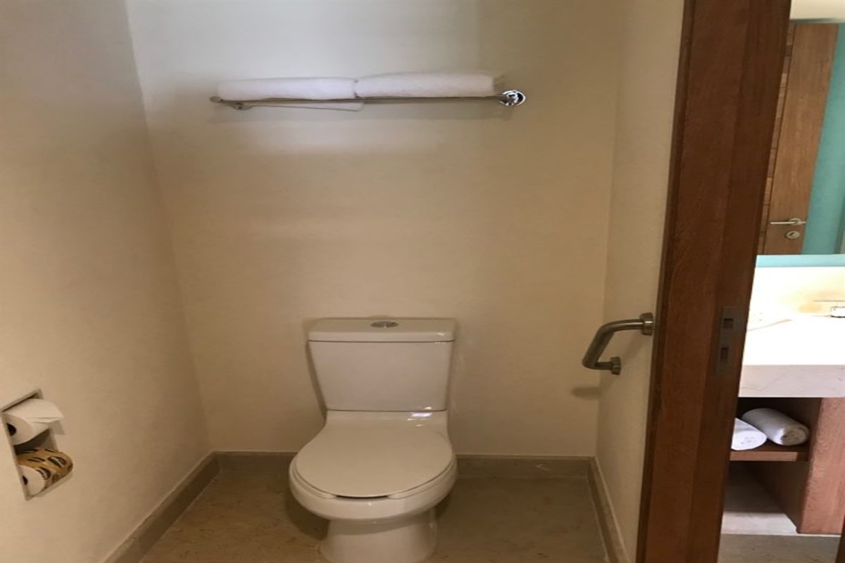 Hotel Style Room and Bathroom @ Buganvilia Vacation Owner Club, Vacation Travel Exclusives