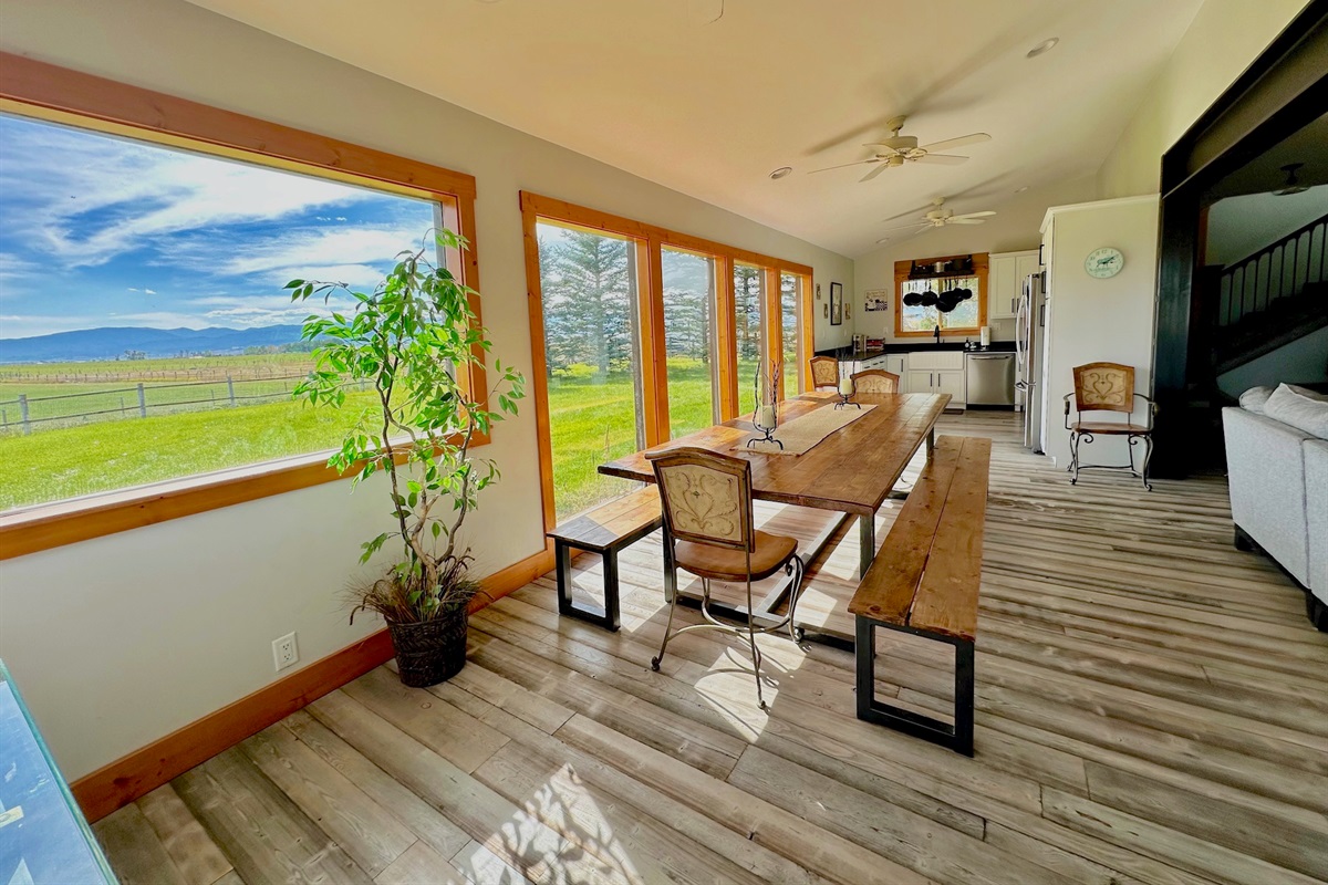 Unit A - Dinner with a view right off the kitchen