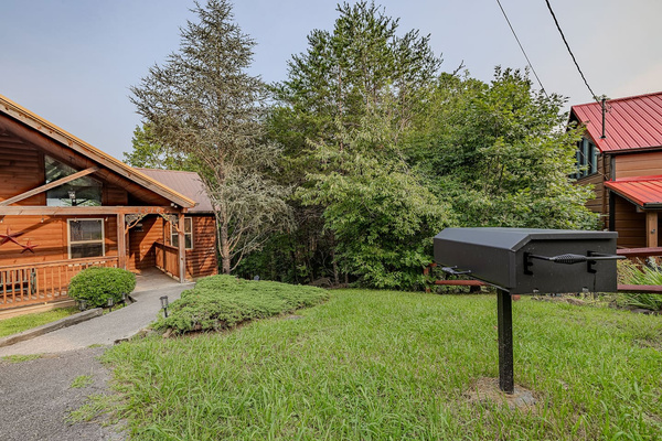 Perfect for BBQ nights after a day exploring the Smoky Mountains.