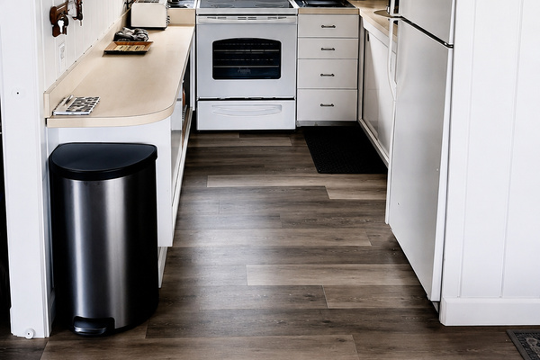 Bright, inviting kitchen with everything you need to prepare meals and enjoy an easy stay at the lake.