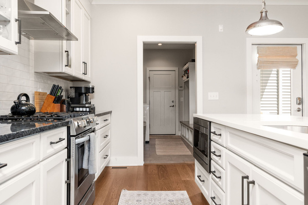 Luxury Retreat Near Notre Dame 5BR 4.5BA, photo 8