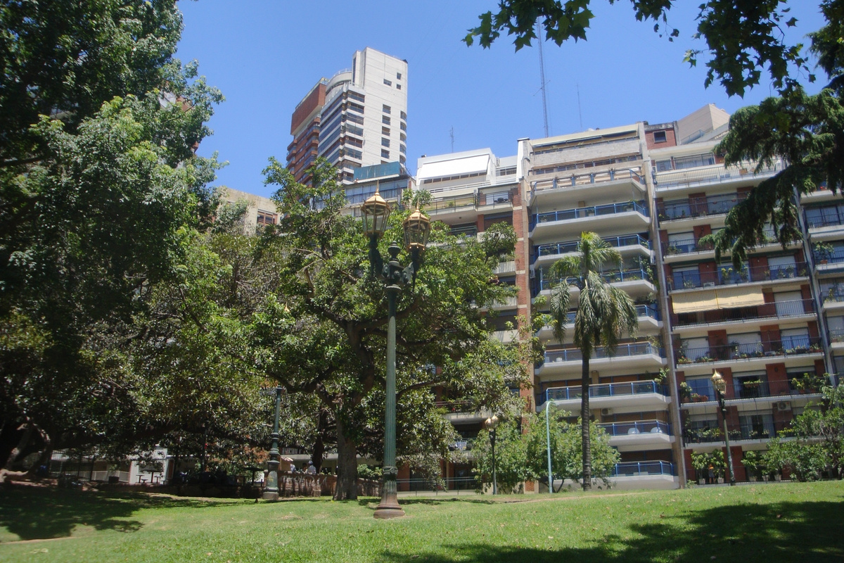 Barrancas de Belgrano park.
Banfield. https://commons.wikimedia.org/wiki/File:Barrancas_de_Belgrano,_Buenos_Aires.jpg
https://creativecommons.org/licenses/by-sa/2.5/ar/