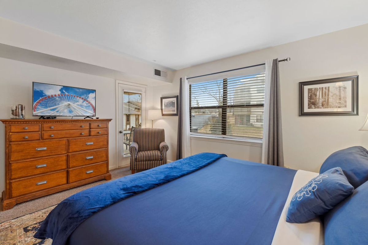 Master King Bedroom