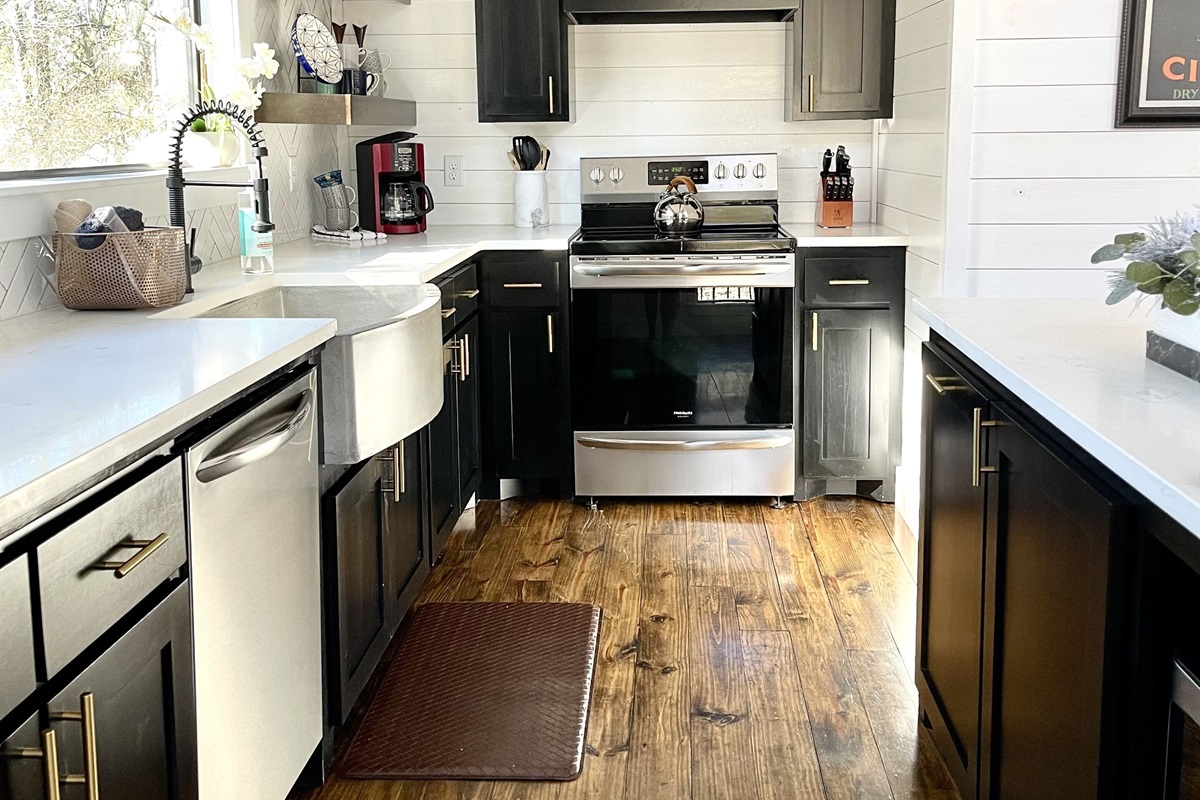 The well appointed kitchen will not disappoint!