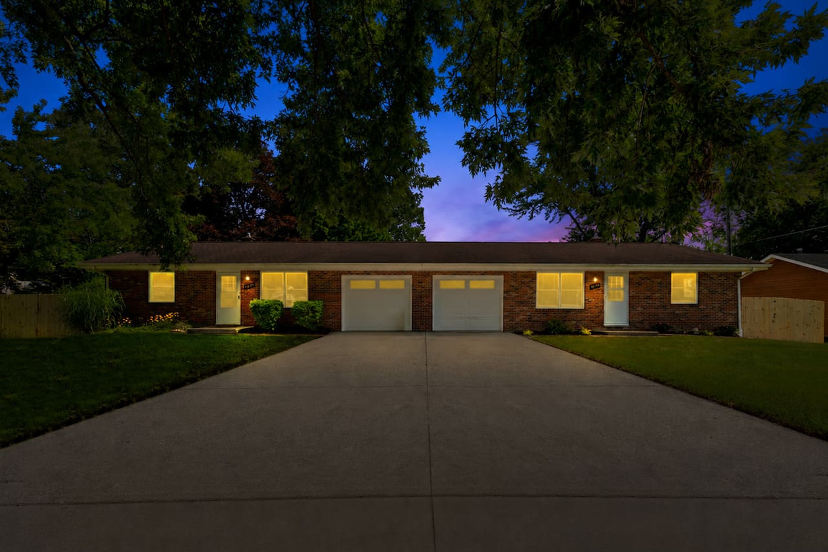 Welcome home to Silver Shore House—an easy base for beach days, St. Joseph, and Southwest Michigan wine country.