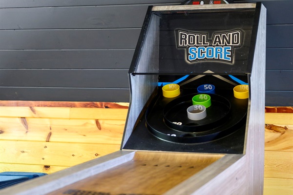 A fully equipped game room designed for friendly competition and unforgettable group moments. 🎳