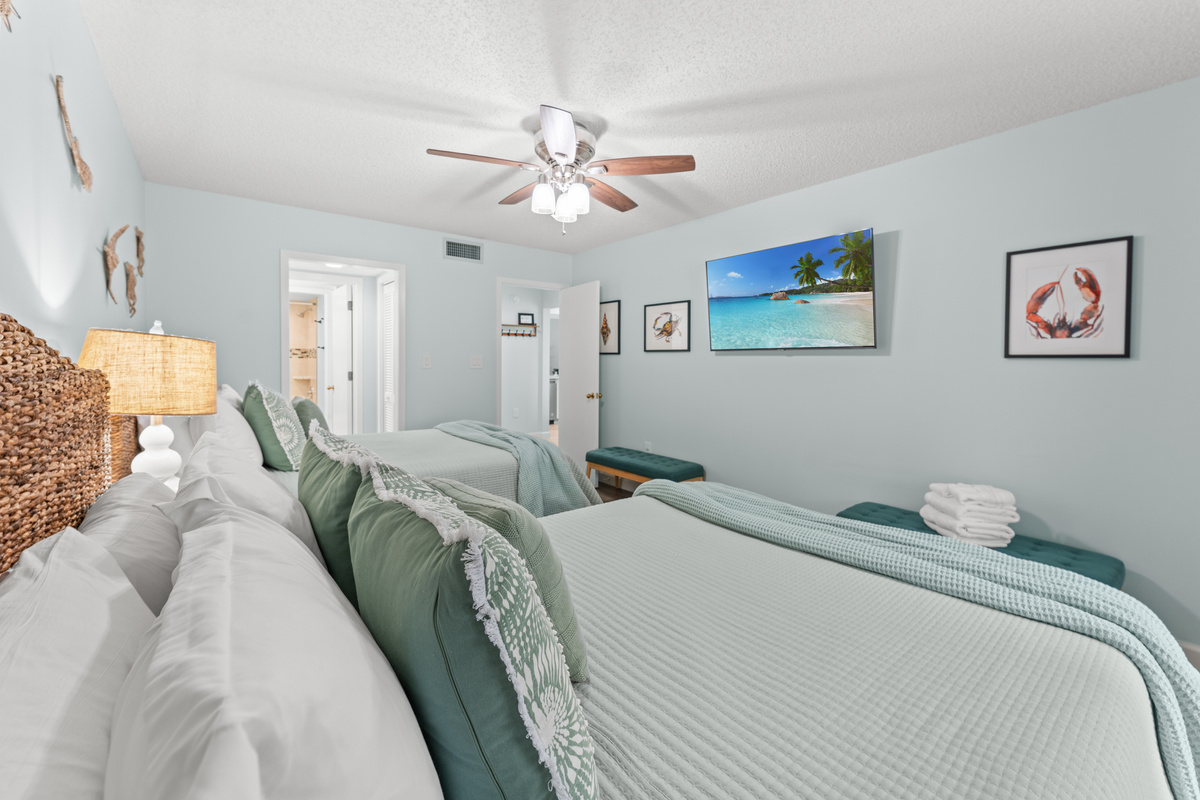 2nd Bedroom- sleeps 4 and large TV