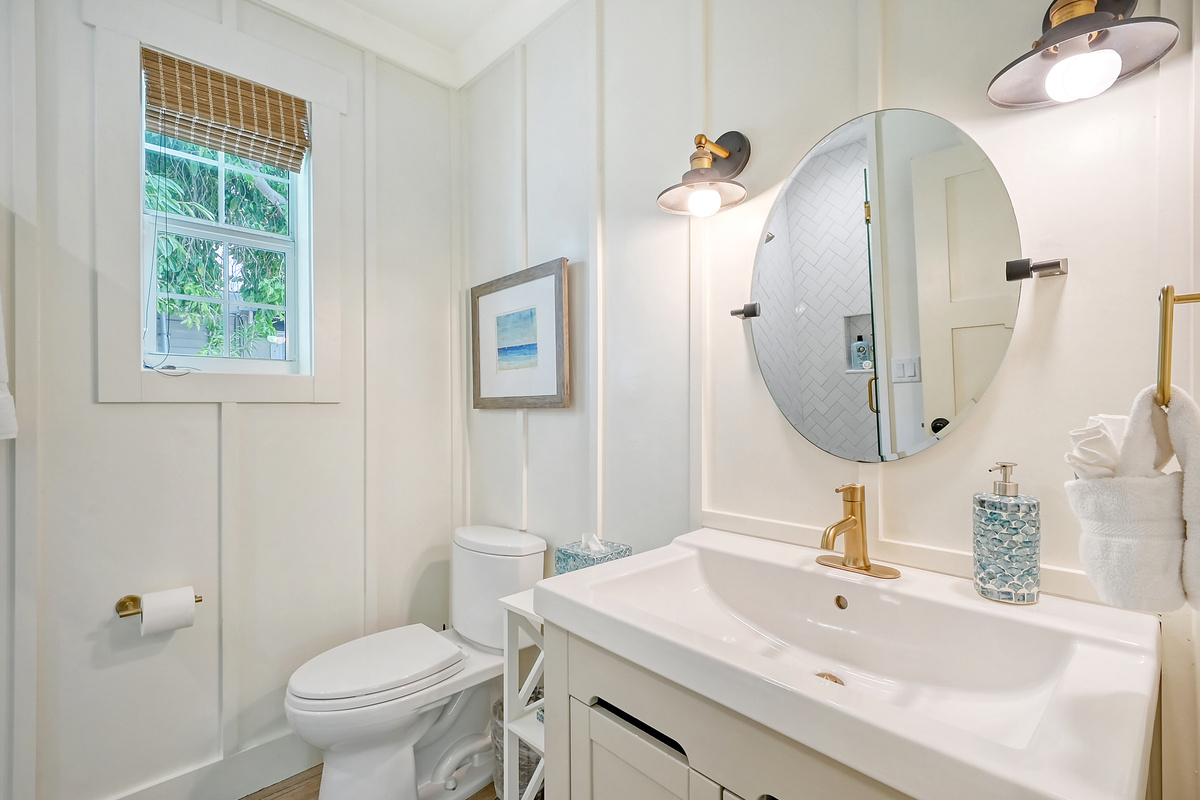 full bathroom adjacent to queen bedroom.