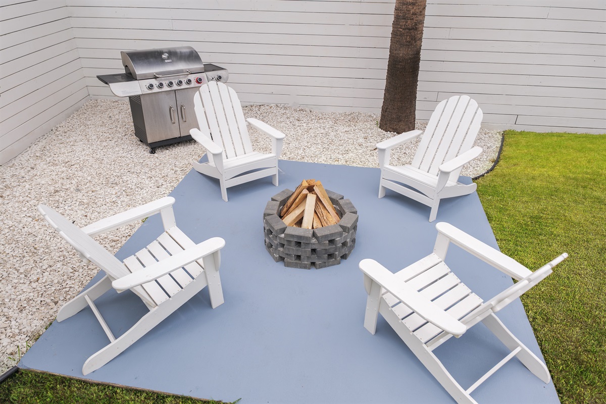 Cozy fire pit corner- s'mores, stories, and starry nights