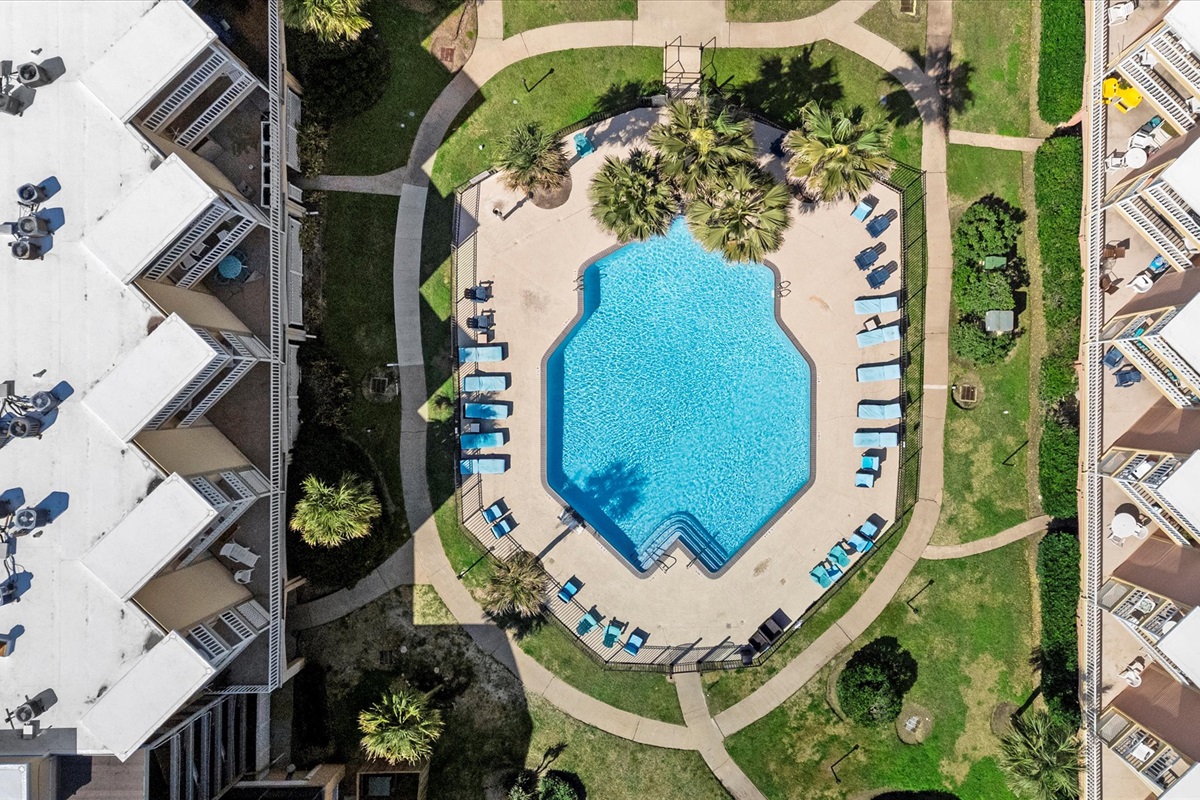 b378a14d5bdf4b688842f1403c8636e1 Large | Beachhouse | Texas | TX | Vacation Homes | Galveston | Crystal Beach | Kokomo | Breezy Days | Beachfront Elegance | Sunrise Serenity | Southern Sands Property Management, LLC