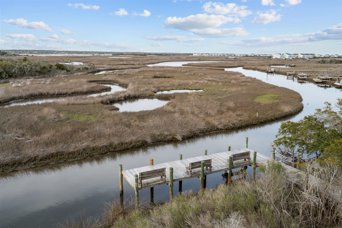 Private HOA Dock- launch kayaks, fish for speckled trout or red drum, throw a casting net to catch some shrimp for dinner, or just sit back, relax & take in the sound