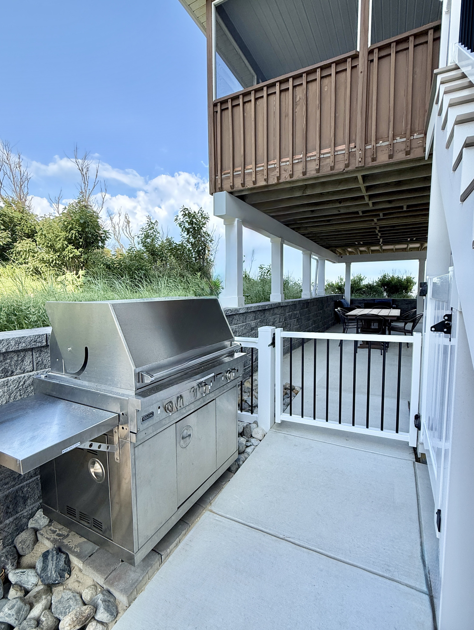 Take your culinary skills outdoors! Our well-equipped grilling area features a premium grill, perfect for preparing fresh, delicious meals for family and friends while enjoying the coastal air.