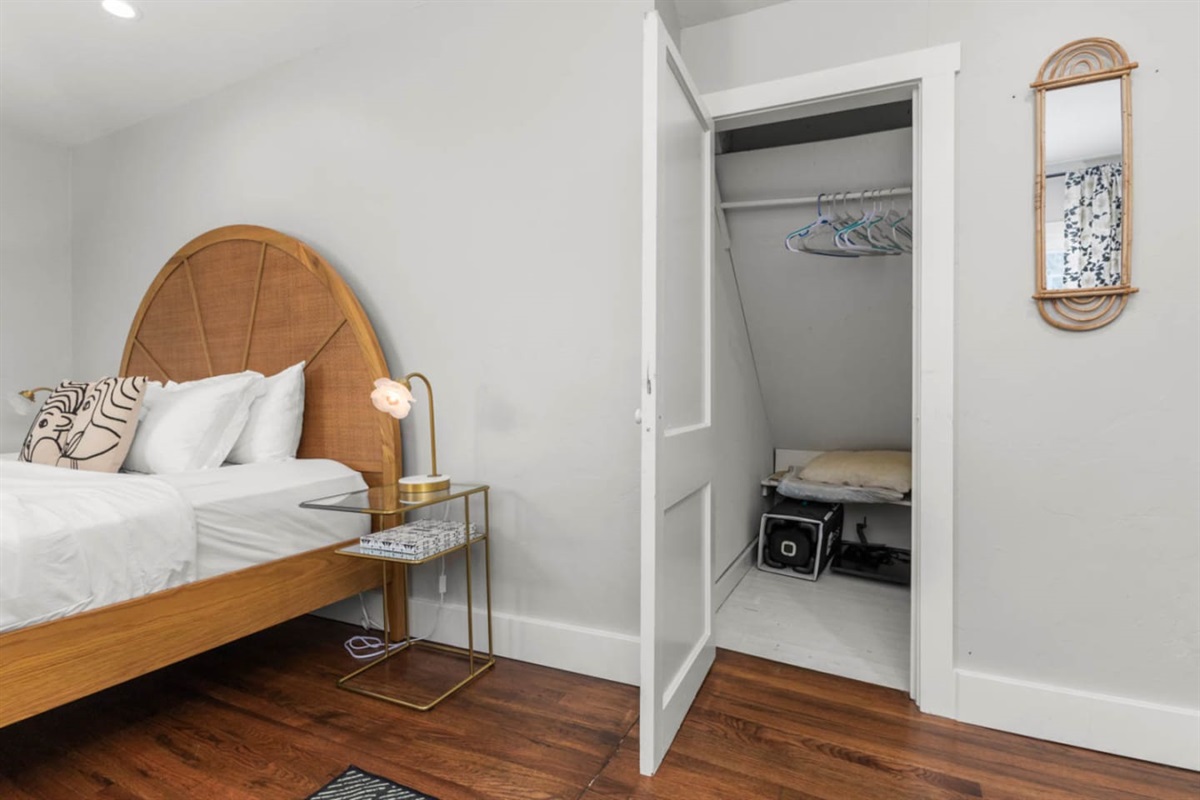 Ensuite Bedroom #1 - Closet