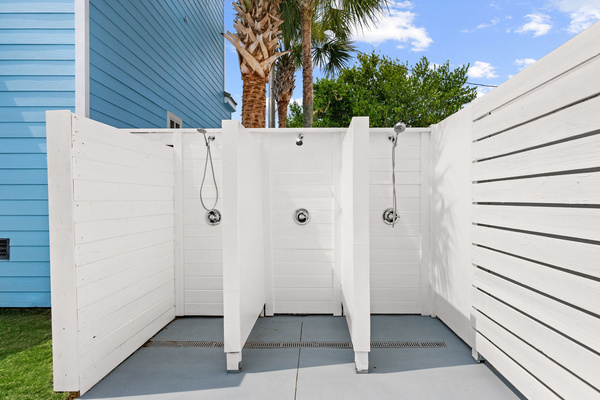 Outdoor showers are available to rinse off after visiting the beach. 