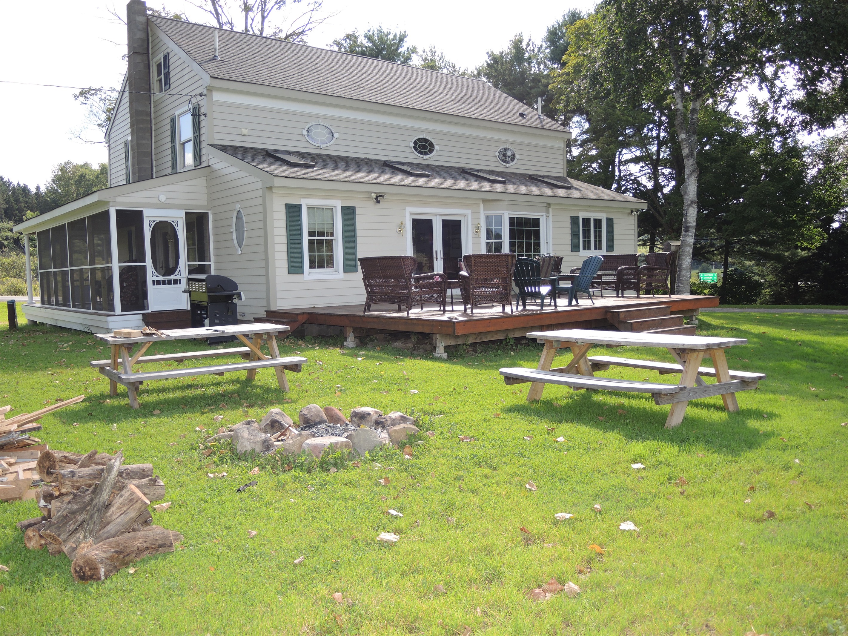 Fire pit and outdoor dining