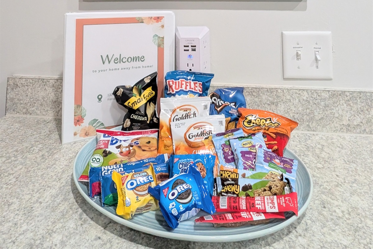 House manual and snacks welcome you!