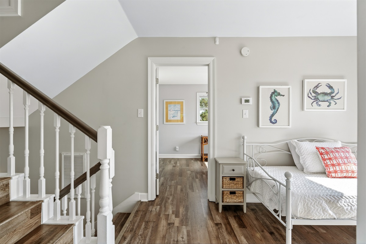Middle Floor Landing