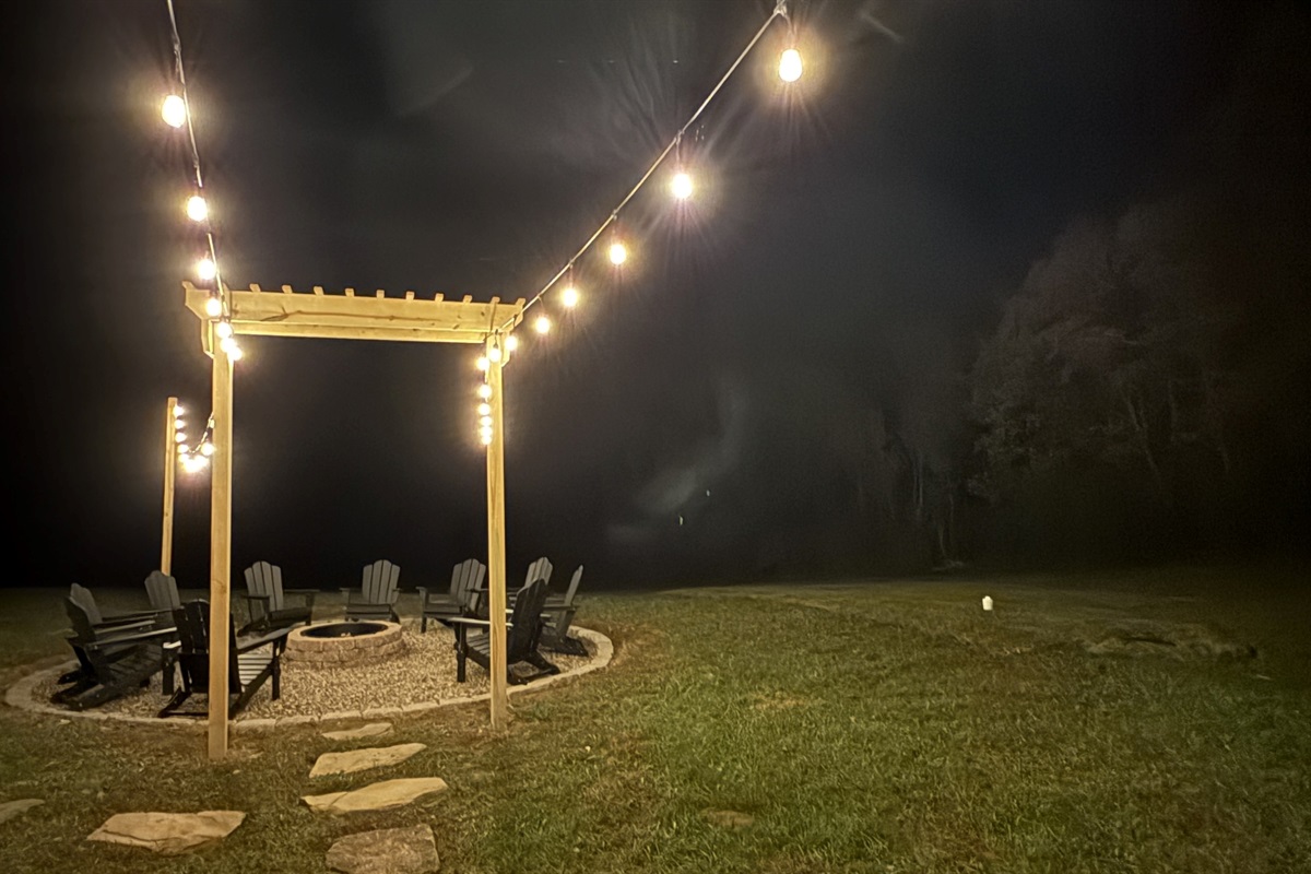 Beneath a canopy of stars and the glow of café lights, stories unfold and laughter lingers — gather for s’mores, hot cocoa, and memories that shine as brightly as the night itself.