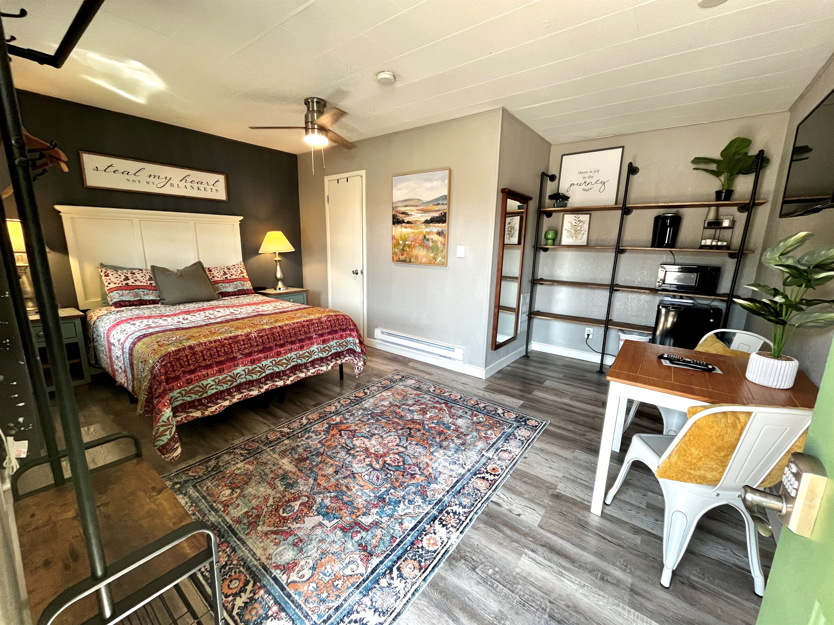 Queen Room on the front of the motel.