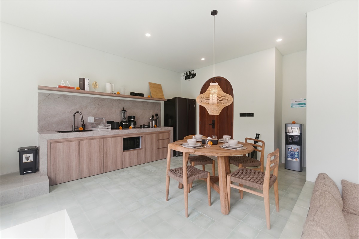 Dining area & Kitchen