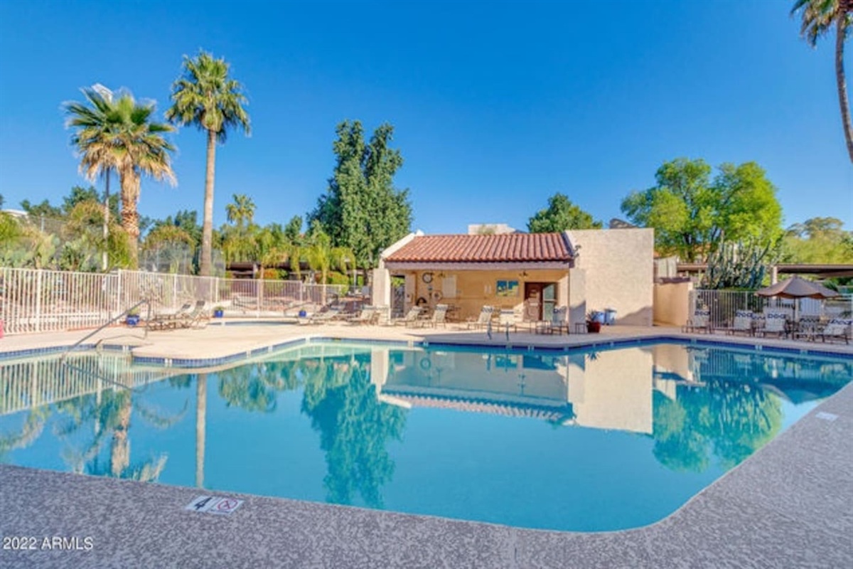 Quiet Desert Getaway with Lake View — Quiet Desert Getaway with Lake View, Phoenix, Arizona — photo 2