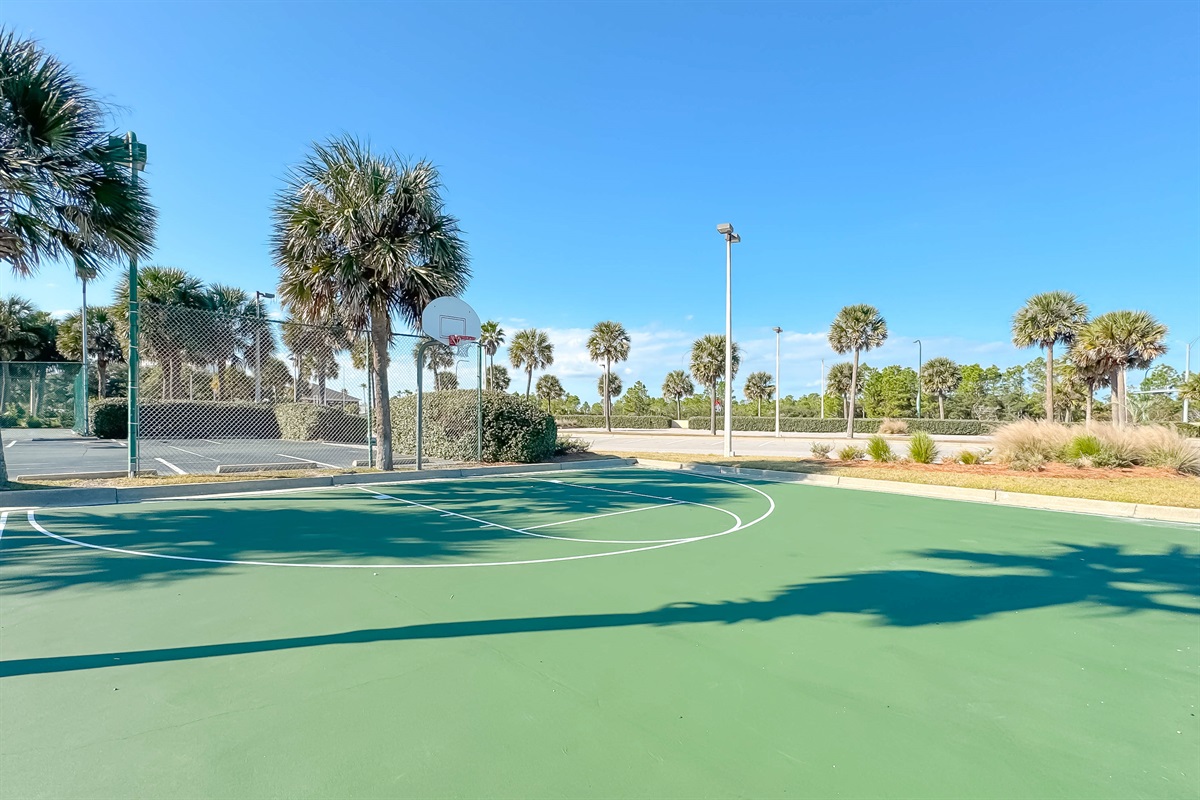 In addition to the pools, tennis court, and the Gulf, Phoenix V offers a dedicated basketball court for a change of pace. Get a game going with friends or practice your free throws!
