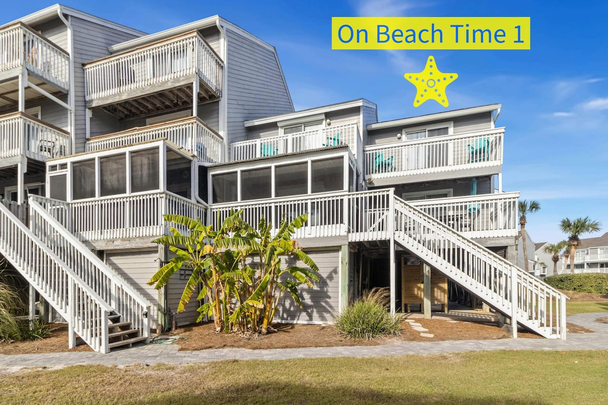 Enjoy the end-unit position, this townhome extra windows and natural light that interior units don't have &mdash; you'll notice it from the moment you walk in.