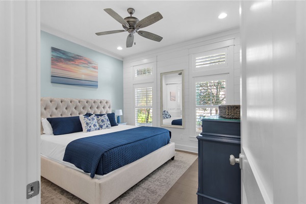 King Bedroom (1st floor)