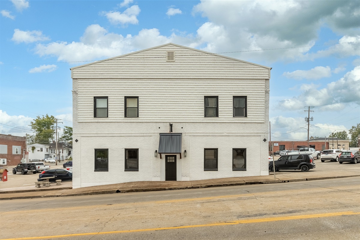 Free parking on both sides of building