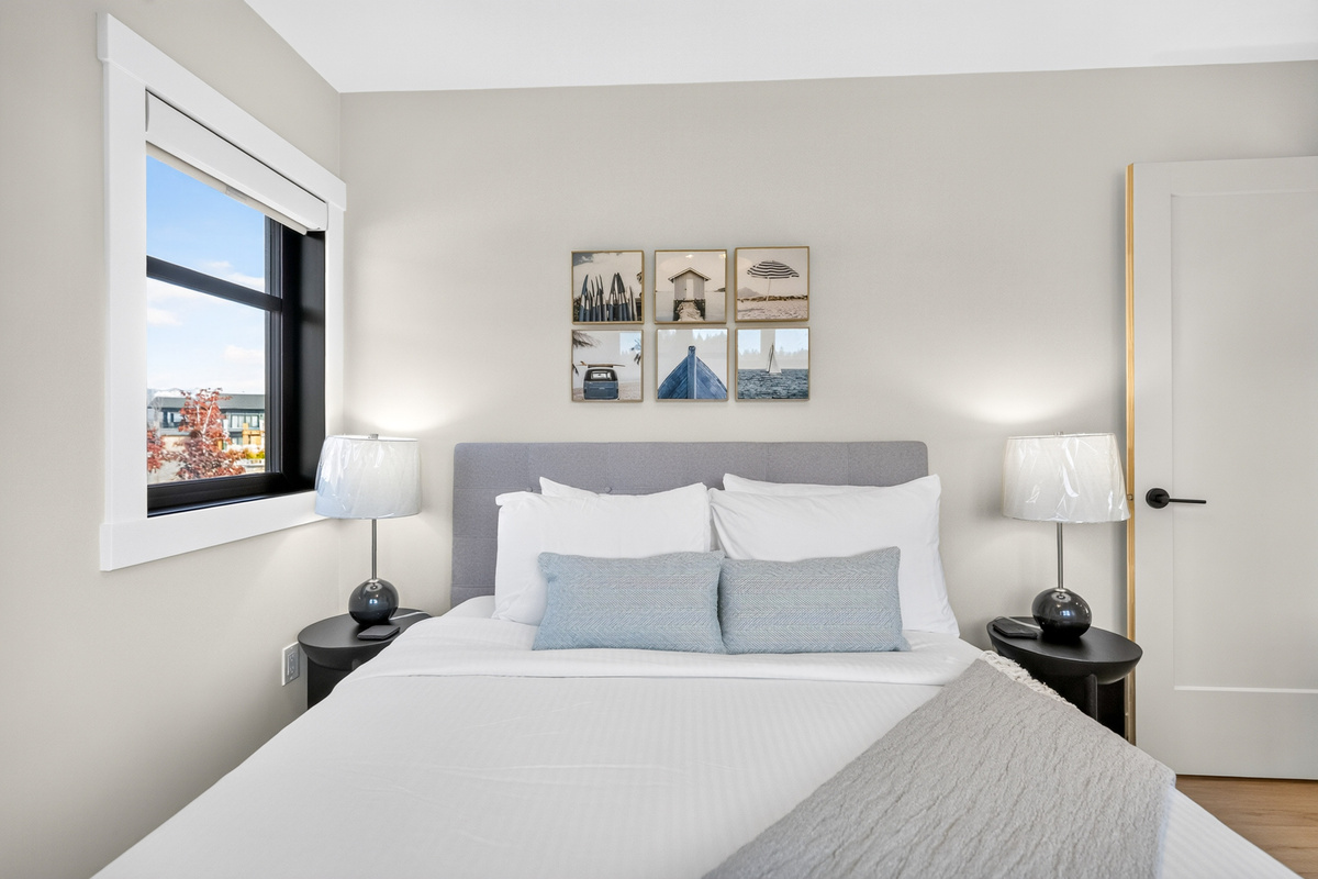 Queen Bedroom