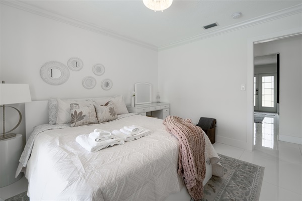 Cozy modern bedroom with premium linens & elegant decor