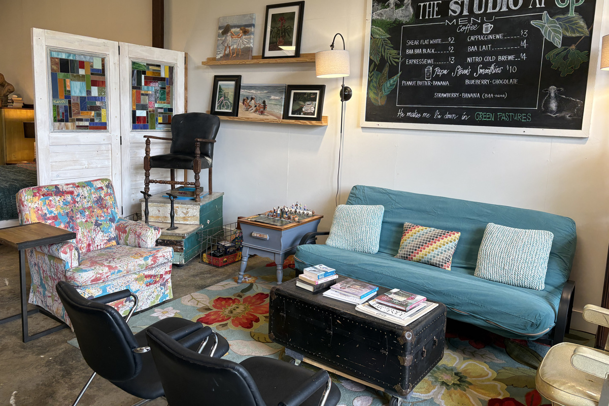 Wonderful seating area with futon