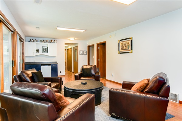 Charming 4-Bedroom Retreat Near Notre Dame, photo 34