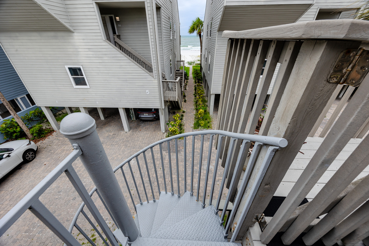 Spirale staircase to easier beach access