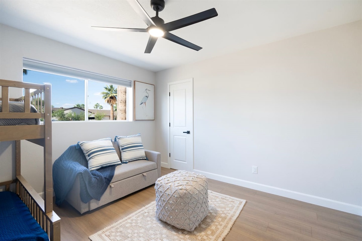 Cozy sitting area with a pull-out sofa bed—perfect for extra guests and added flexibility.