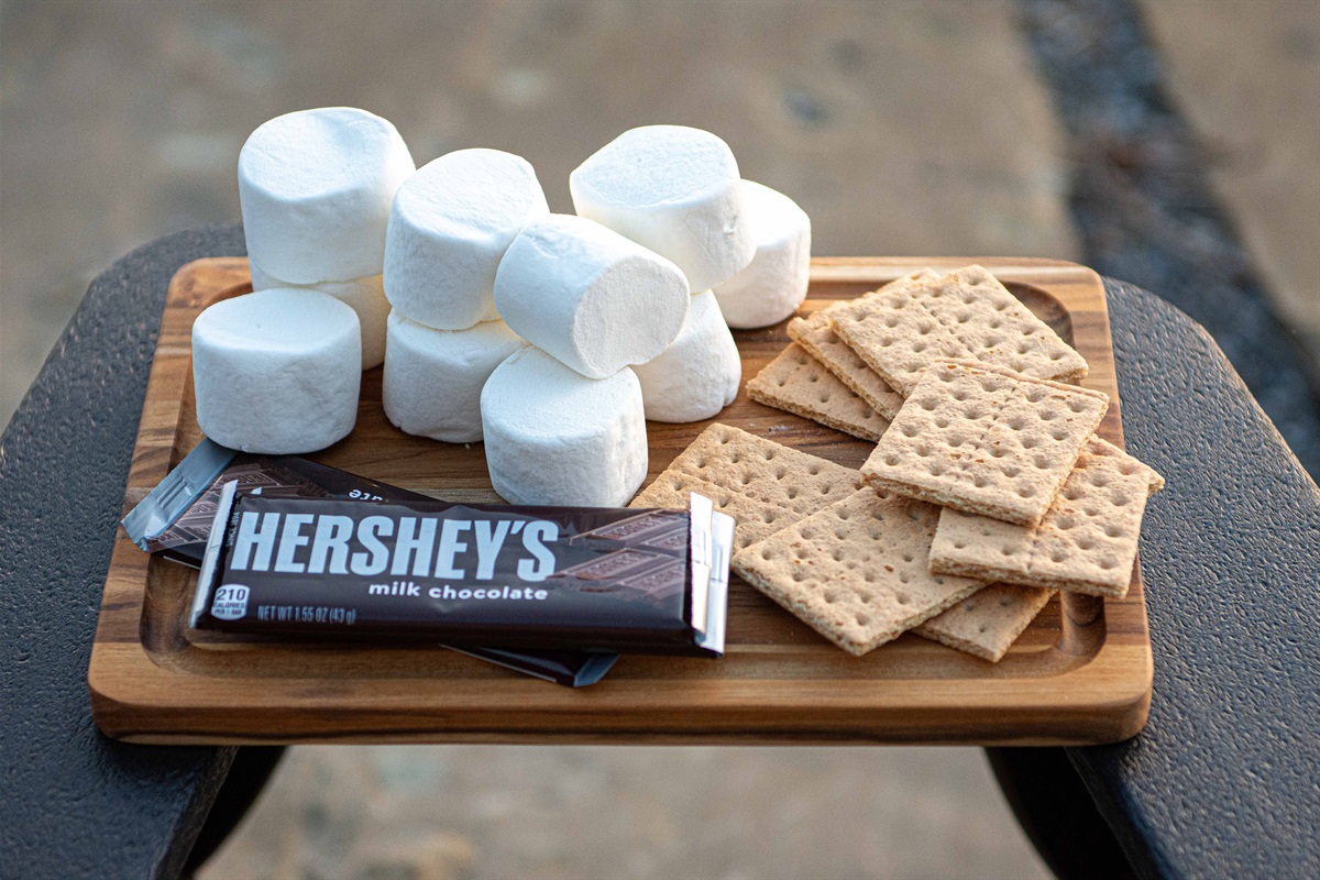 Gather 'round the fire with classic s'mores supplies for sweet memories!