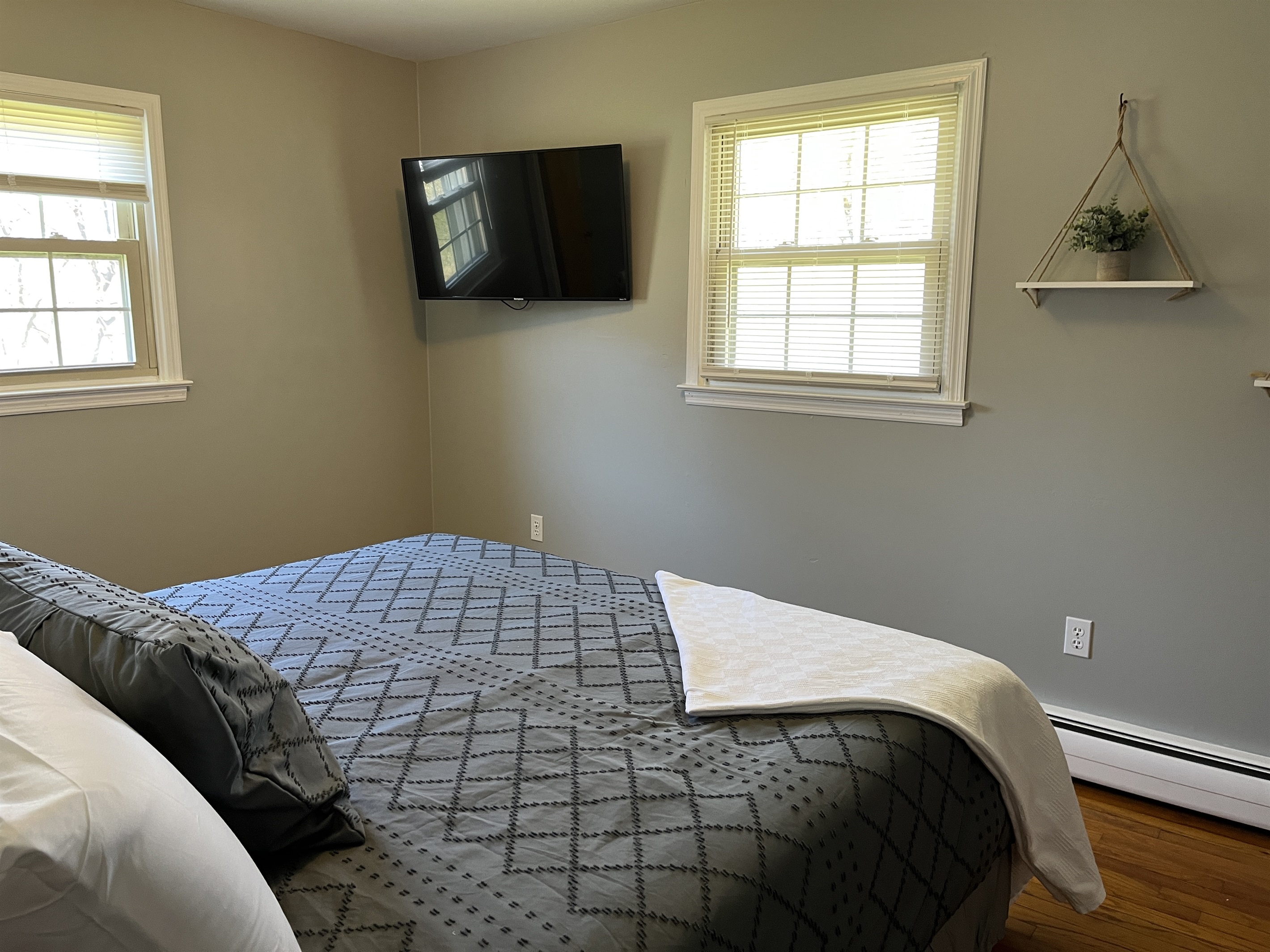 1st floor King with ensuite 1/2 bath