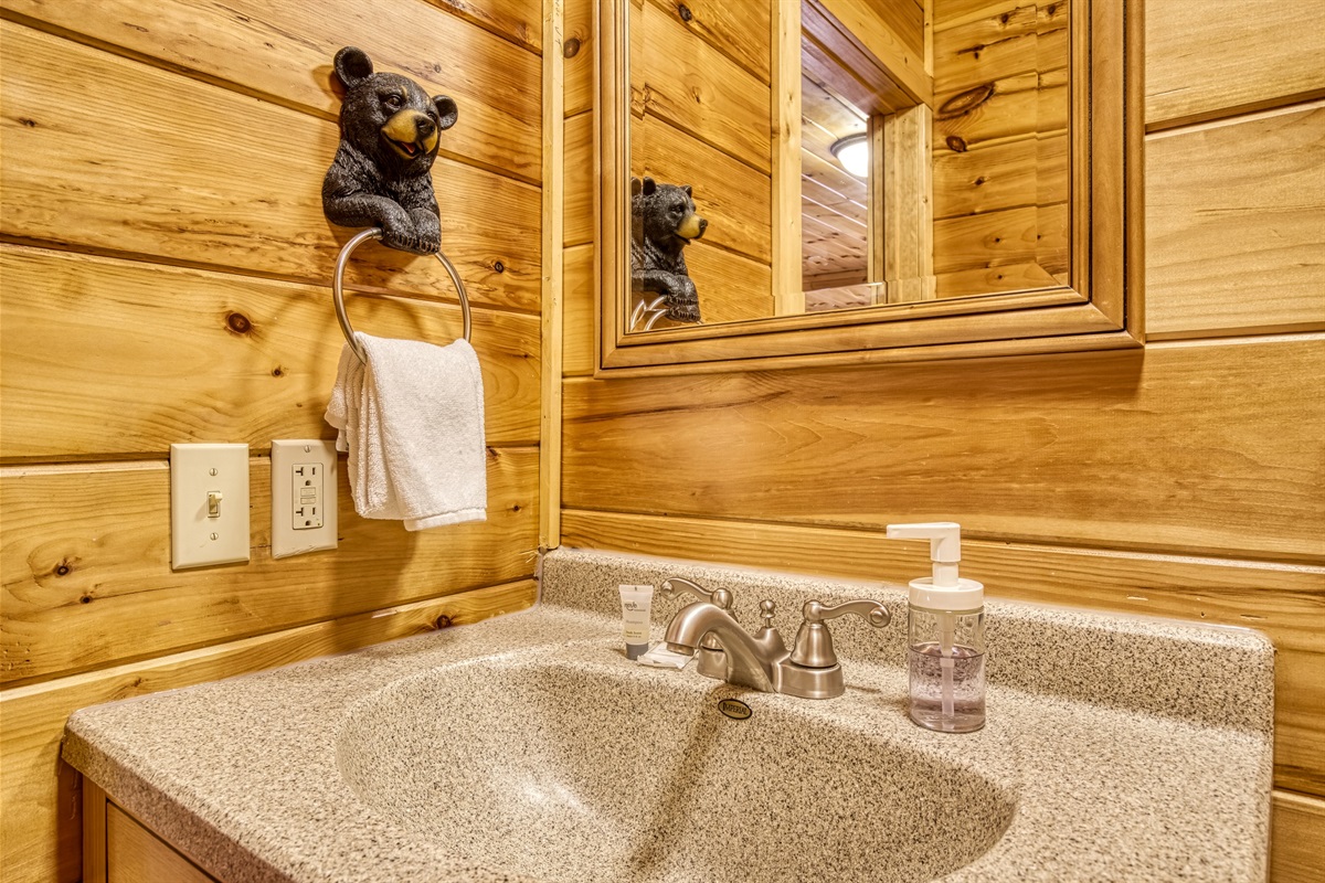 Half bath in downstairs king bedroom