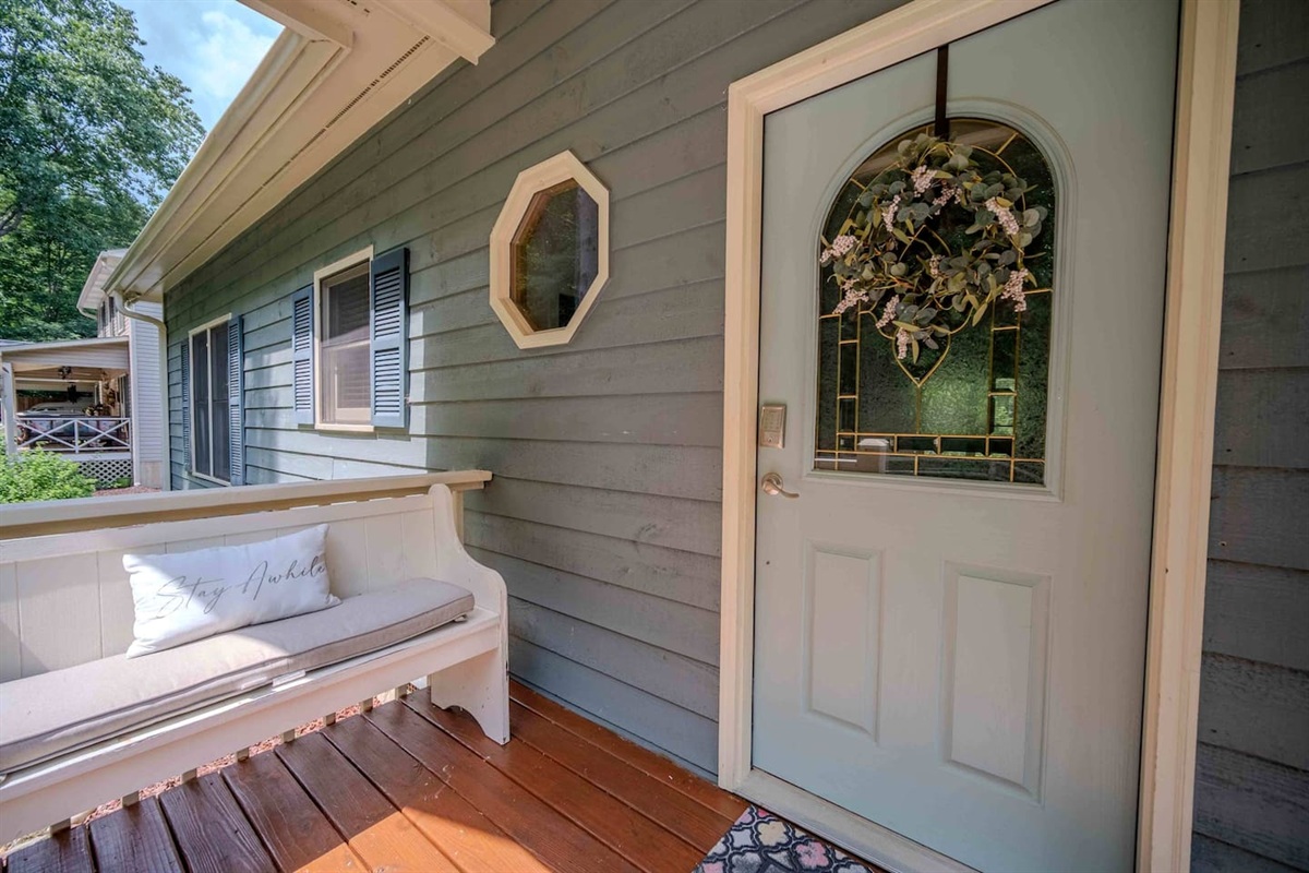 Front Door welcoming you to Cartecay River Retreat!