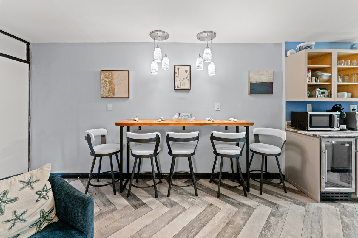 Bar top seating for quick meals