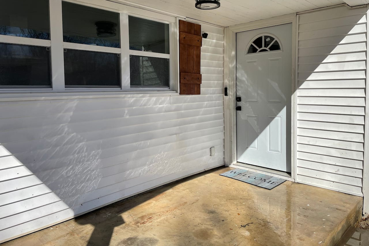 Main access door