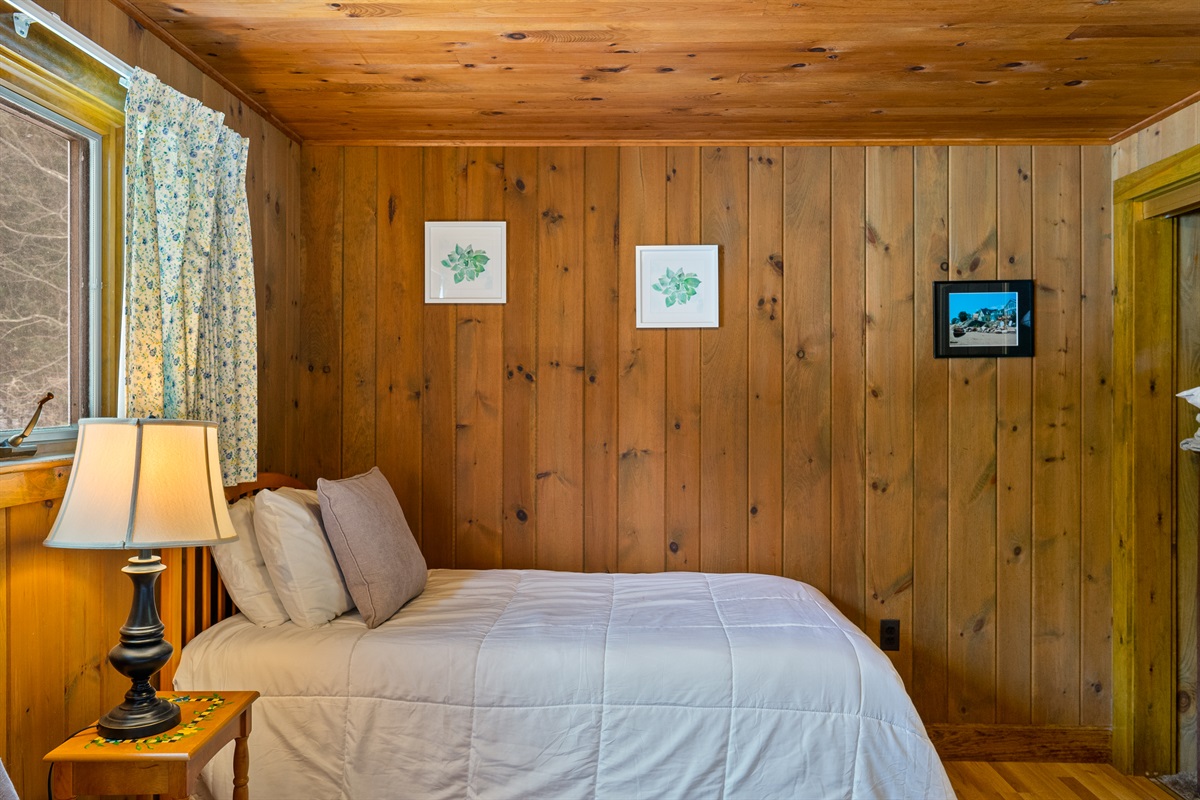 Twin Guest Room - Cabin Feel - Closet