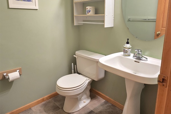 Upper 1/2 Bath