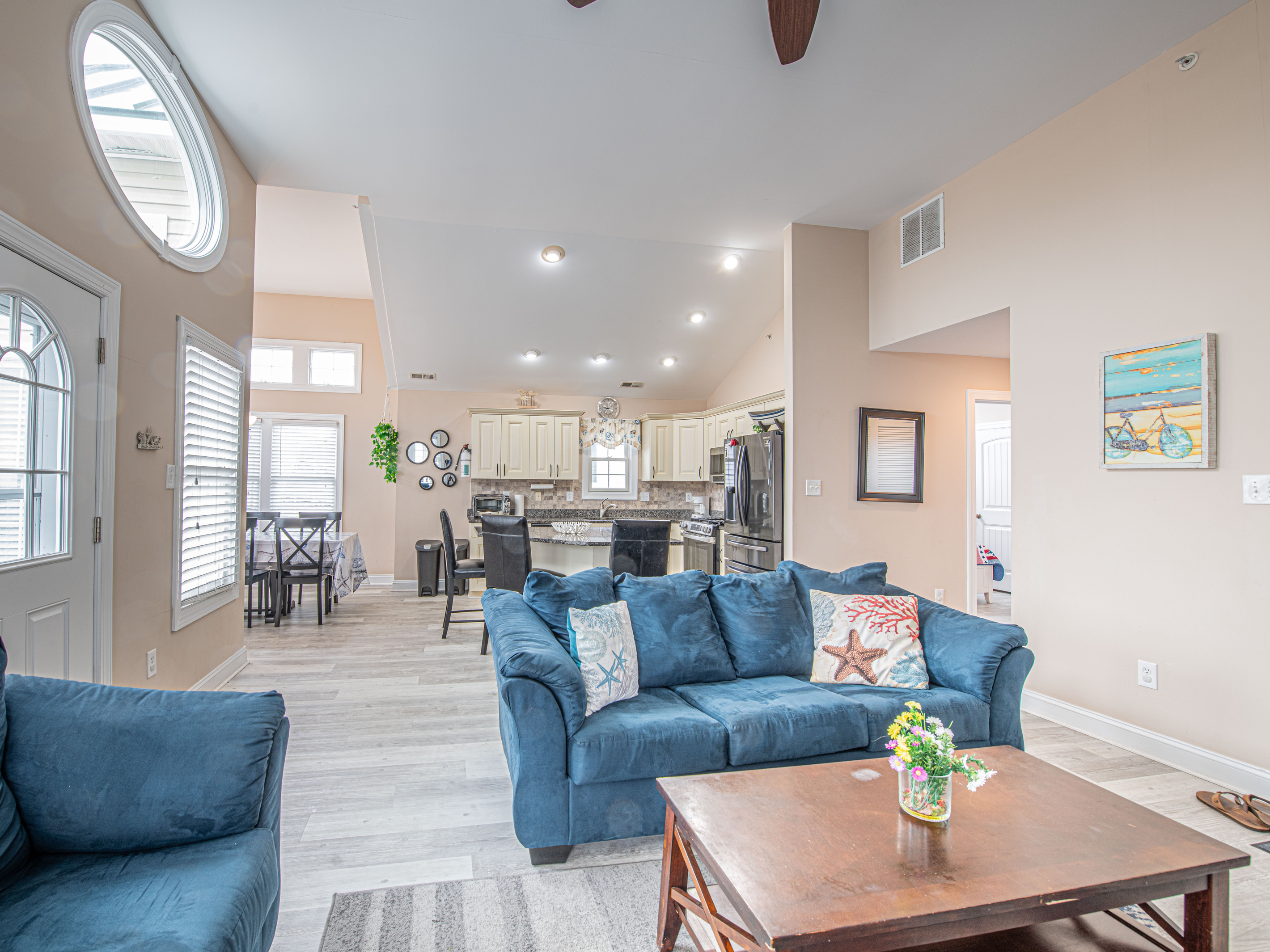 Bright Open Living Space and Kitchen Layout