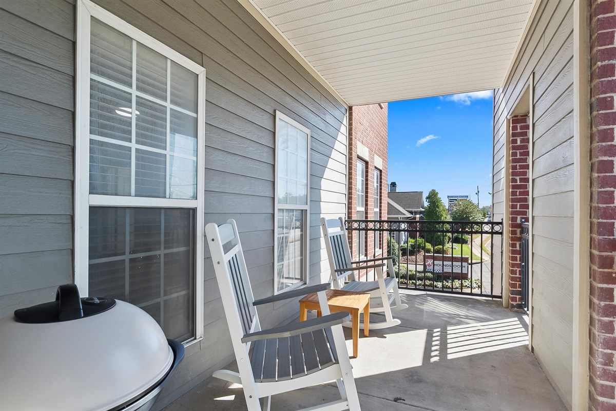 Balcony with Electric Grill
