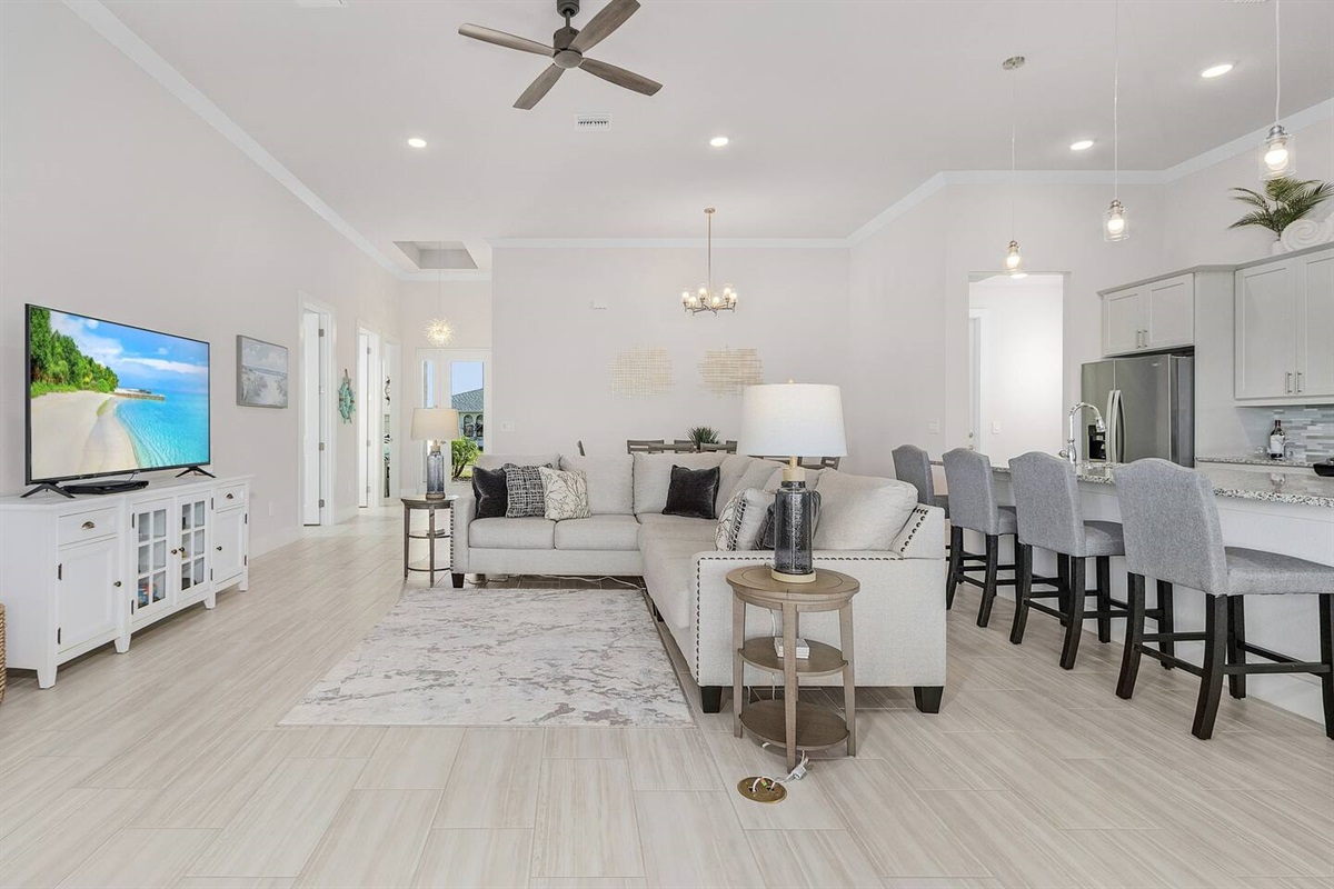 Experience modern luxury in this meticulously designed living space!