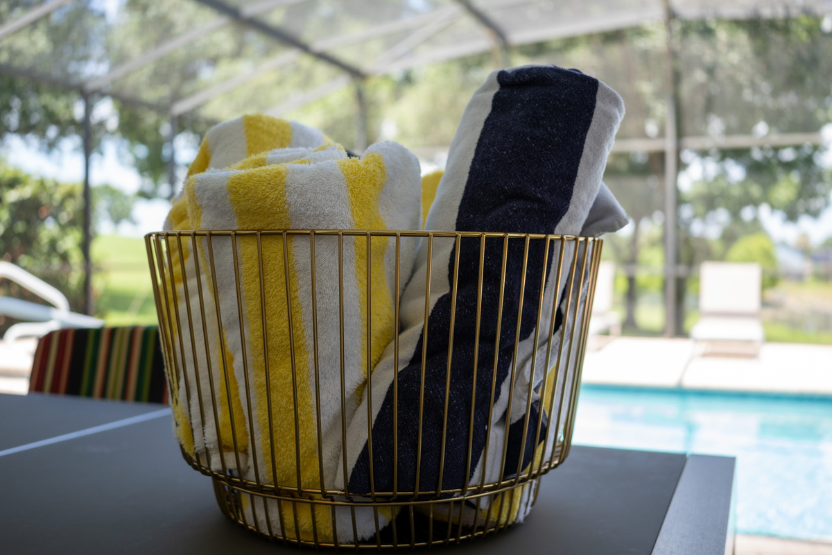 Fully stocked w/ pool towels 